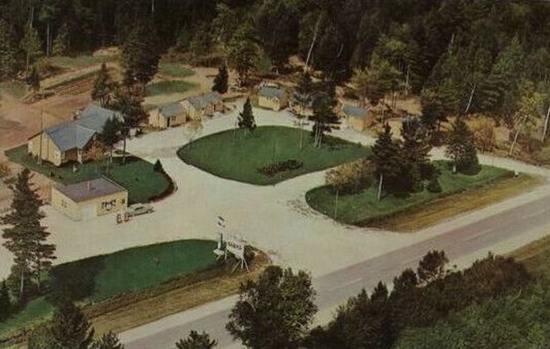 Twin Pines Resort - Vintage Postcard (newer photo)